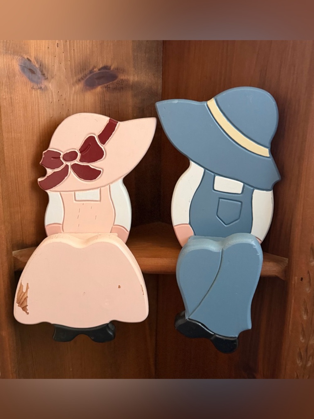 Wooden Sunbonnet Sue & Sam Wall Shelf Decor — Pink & Blue